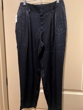 GAP Black Cropped Ankle Pants